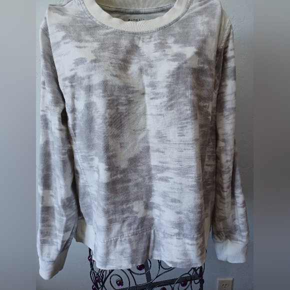 Athleta Cream and Gray Patterned Sweatshirt - Picture 4 of 9